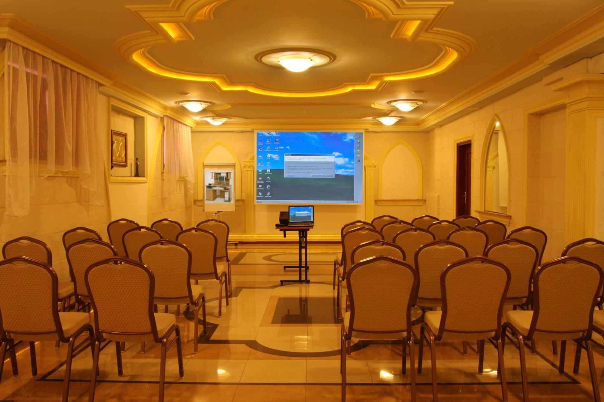 Cumulus Hotel Бендзин Экстерьер фото