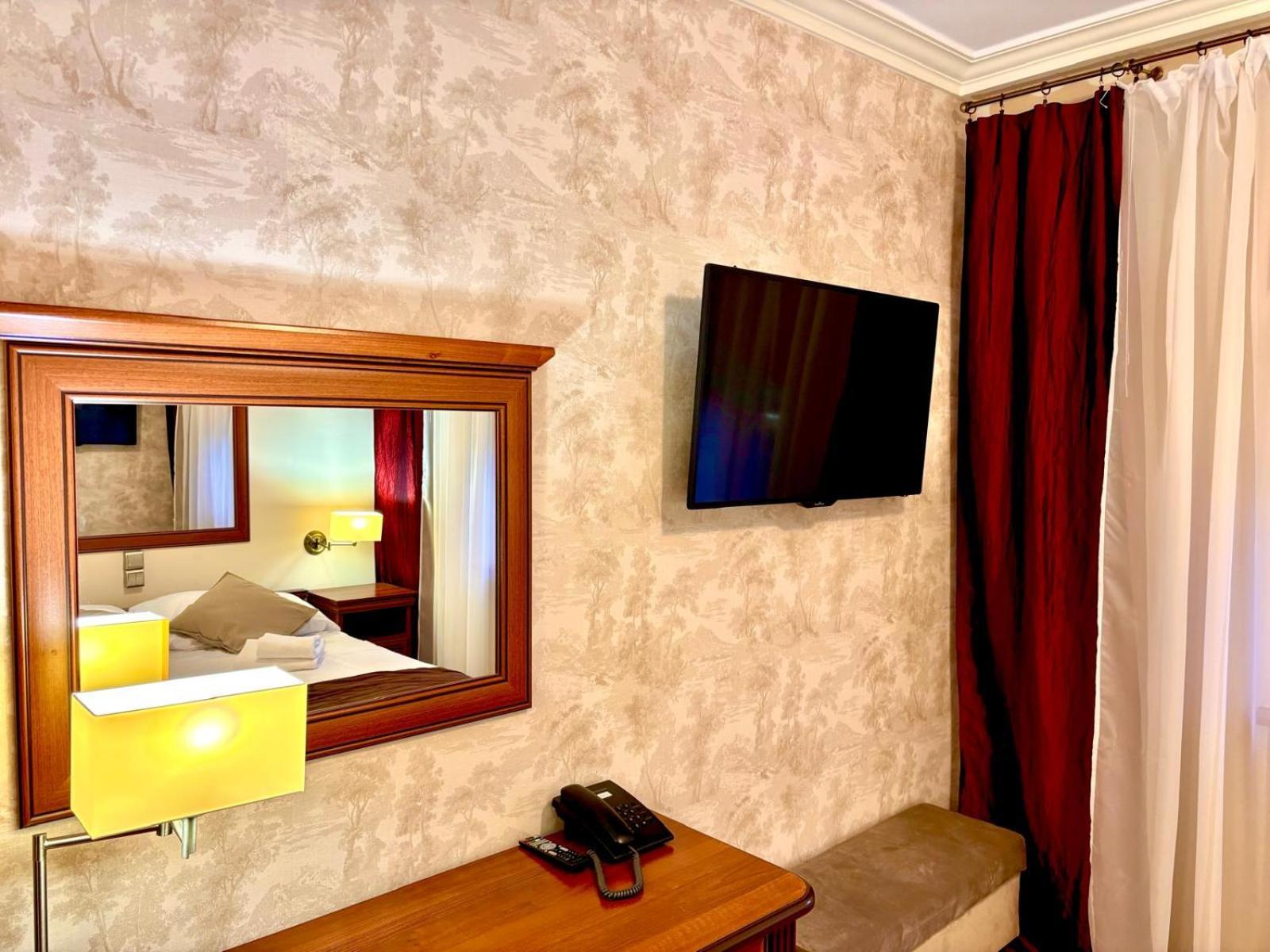 Cumulus Hotel Бендзин Экстерьер фото