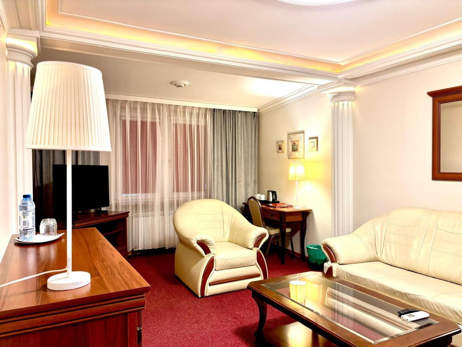 Cumulus Hotel Бендзин Экстерьер фото