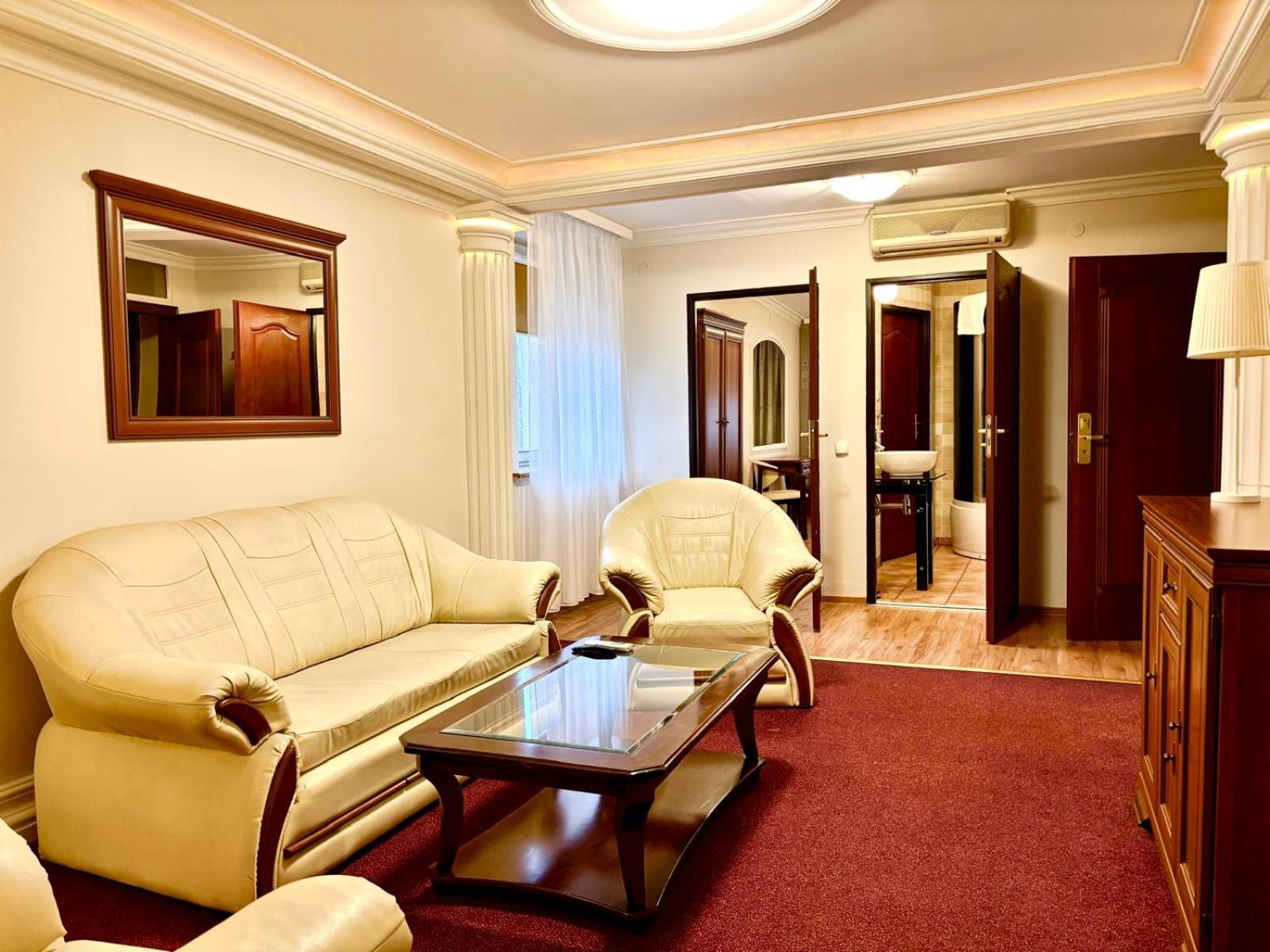 Cumulus Hotel Бендзин Экстерьер фото