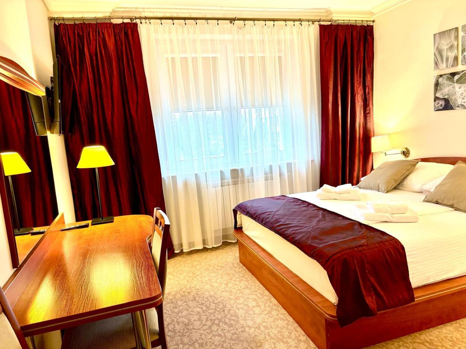Cumulus Hotel Бендзин Экстерьер фото